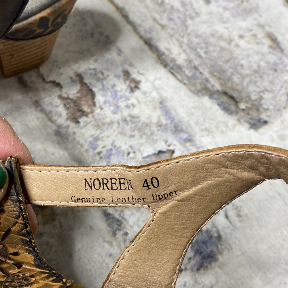 Spring Step Brown Sandals - Picture 7 of 9